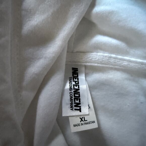 Friends long sleevewhite soft hoody "Could I Be More ME?" special drop XL NWOT - Picture 11 of 12